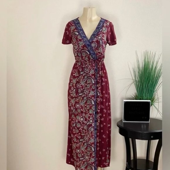 BONGO Dresses & Skirts - BONGO | Paisley Maxi Dress